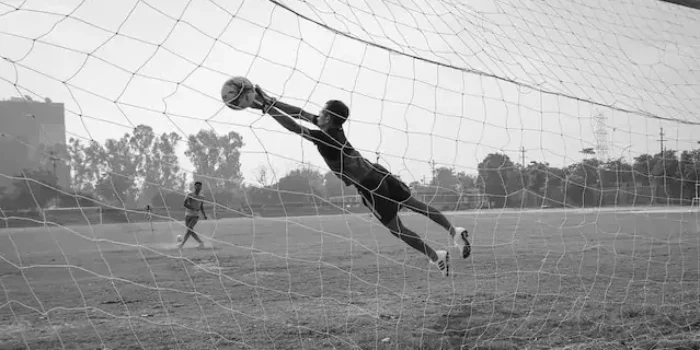 Goalkeeper - How to Become a Great Goalkeeper