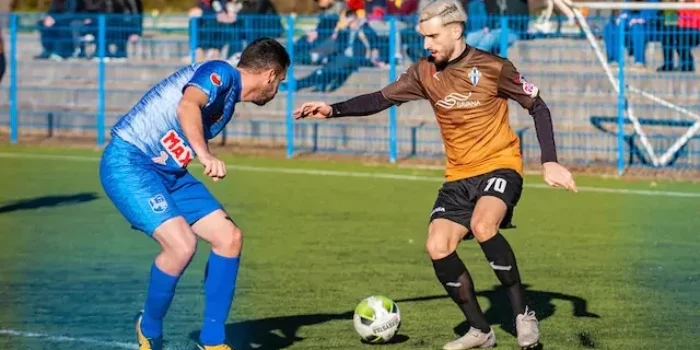 good central defender - defender